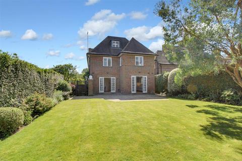 79 Southway, London, NW11 6SB