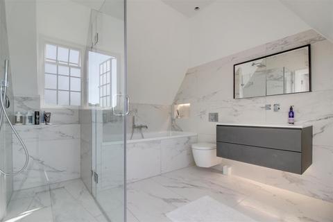 79 Southway, London, NW11 6SB