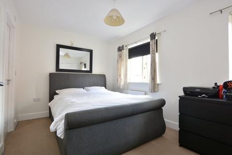 4 bedroom semi-detached house for sale - Warren House Road, Allerton Bywater, West Yorkshire