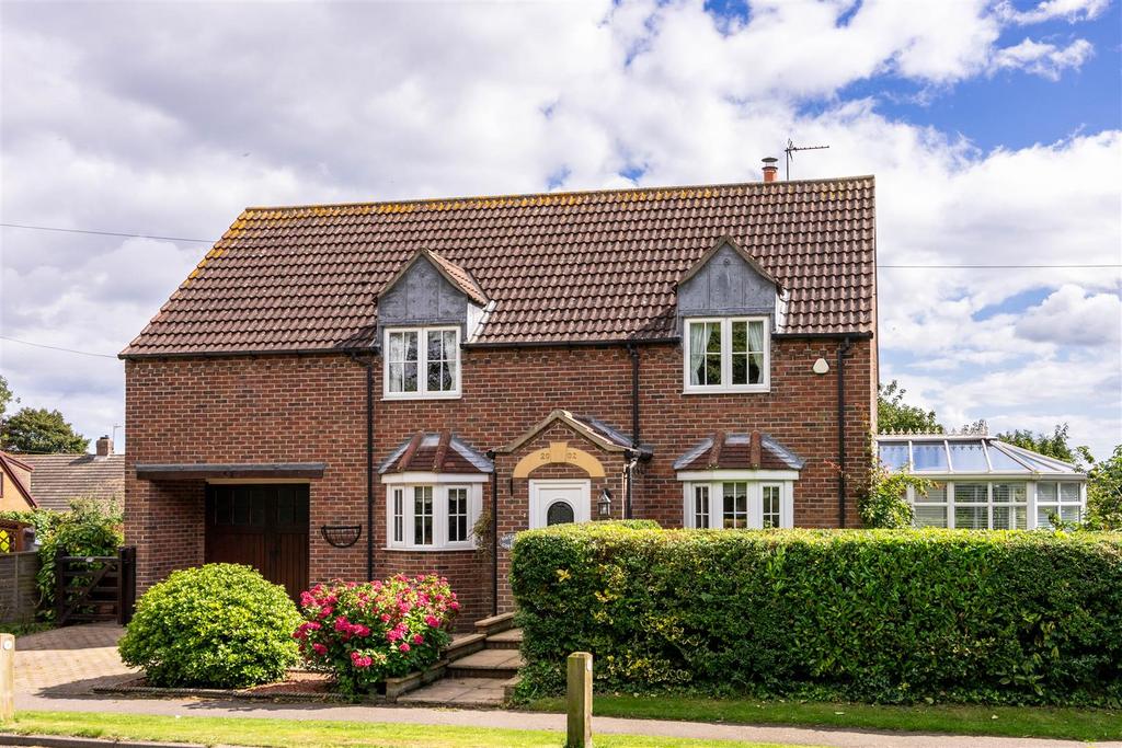 Rectory Road, Roos 3 bed detached house for sale £290,000