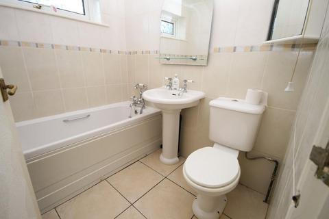 460 Kings Road, Bradford, BD2 1NB