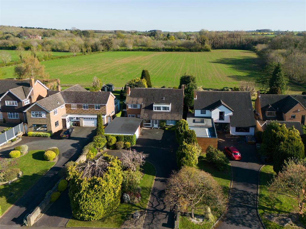 Newfield Road, Hagley 4 bed detached house for sale £925,000