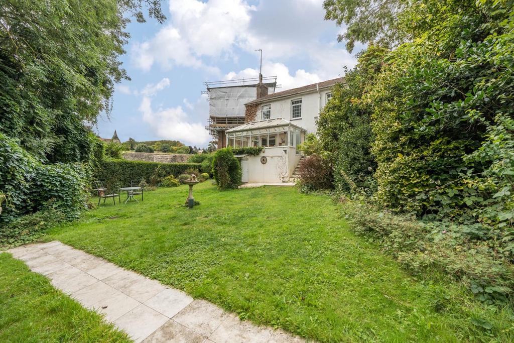 Farleigh Bridge, East Farleigh, Maidstone 4 bed detached house to rent