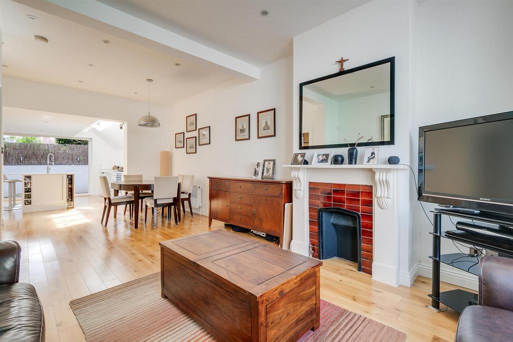 Burnthwaite Road, SW6 3 bed terraced house for sale £1,325,000