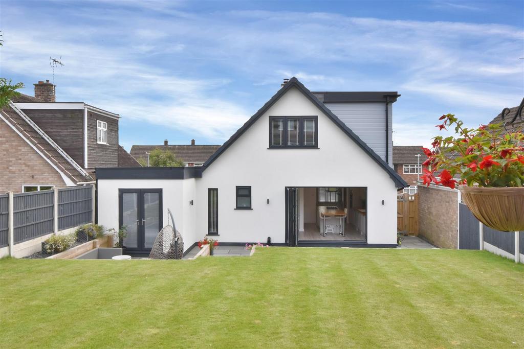 Hardwick Drive, Ollerton, Newark 3 bed detached house for sale £300,000