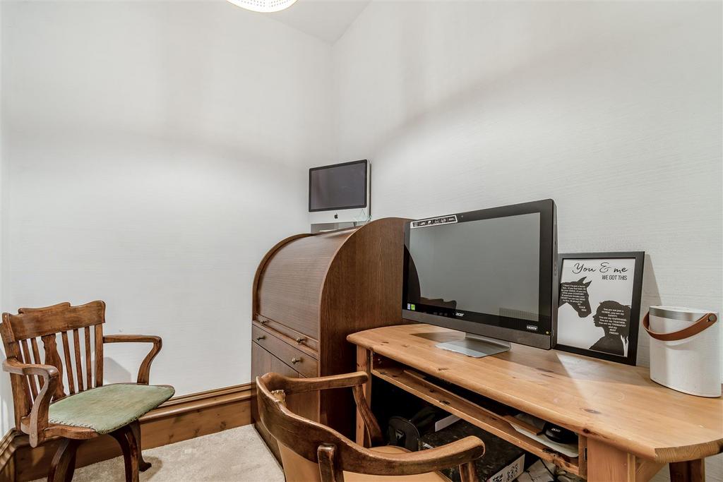 8566481-interior18.jpg