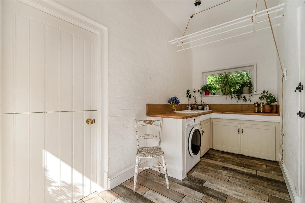 8566481-interior03.jpg