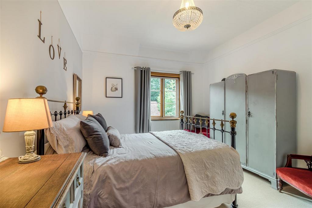 8566481-interior41.jpg