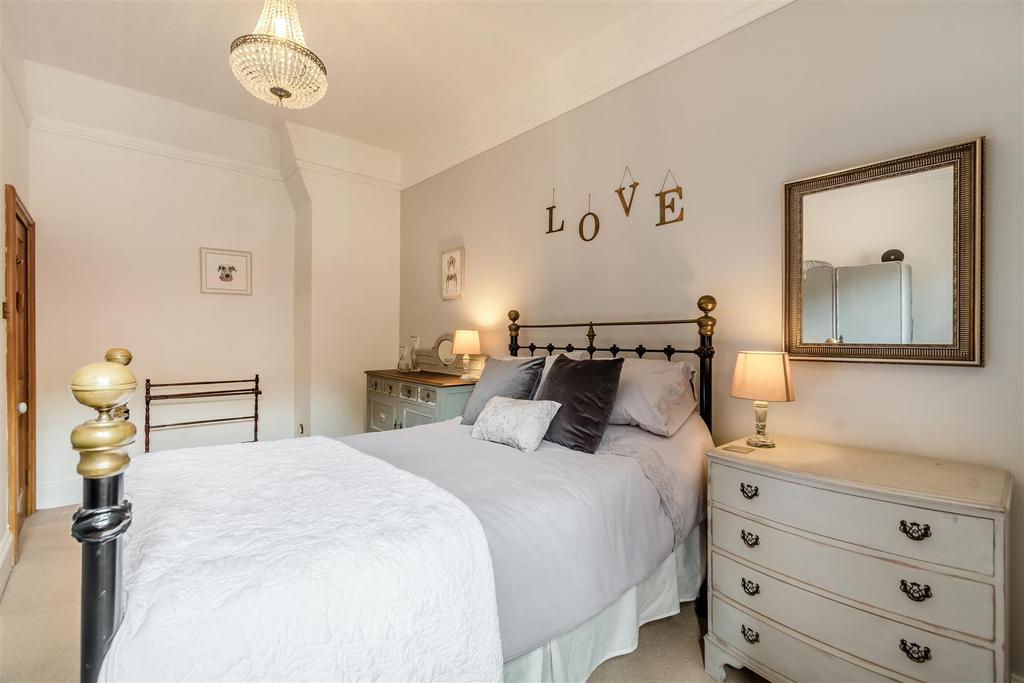 8566481-interior40.jpg