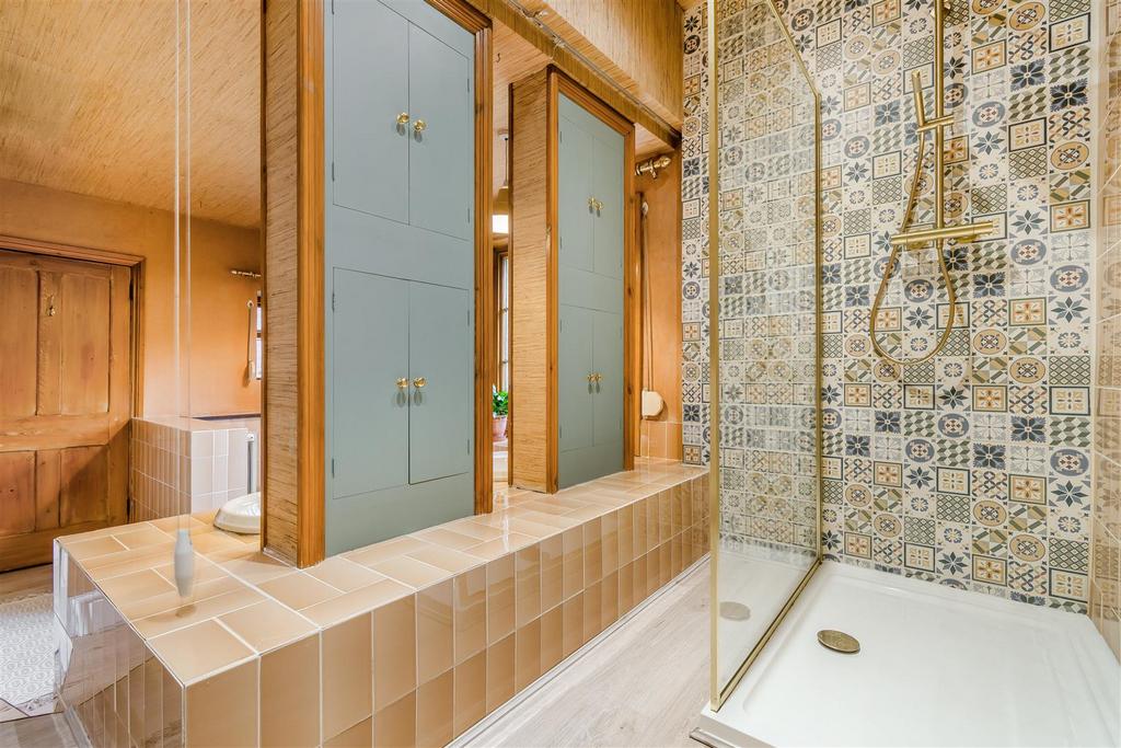8566481-interior50.jpg