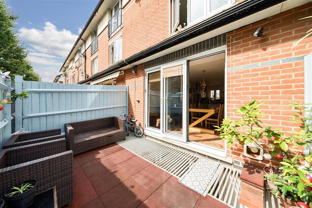 Blondin Street, Bow Quarter, London, E3 4 bed house for sale £800,000