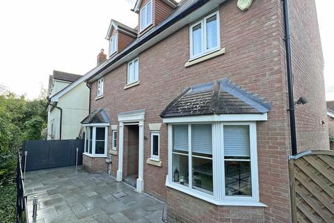 18 Coopers Crescent, Great Notley, Braintree, CM77 7DG