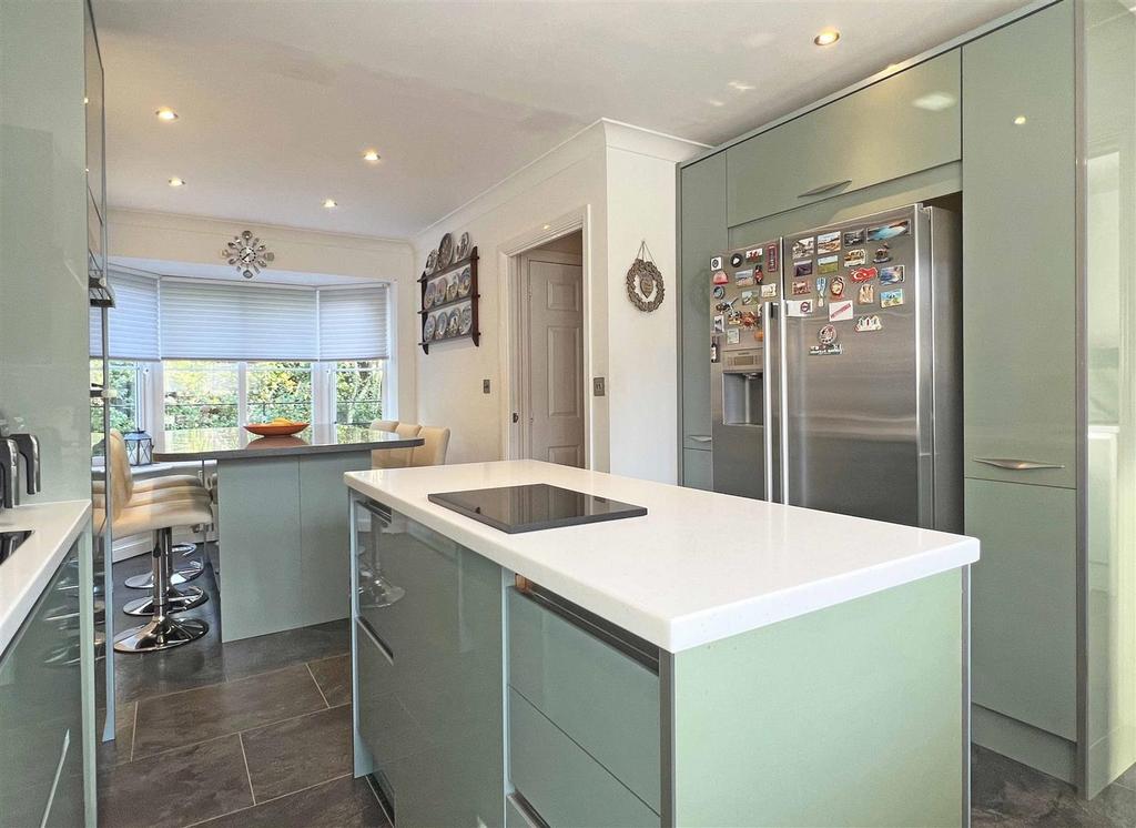 Kitchen d.jpg