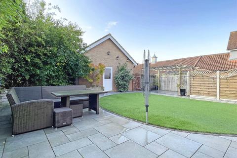 18 Coopers Crescent, Great Notley, Braintree, CM77 7DG