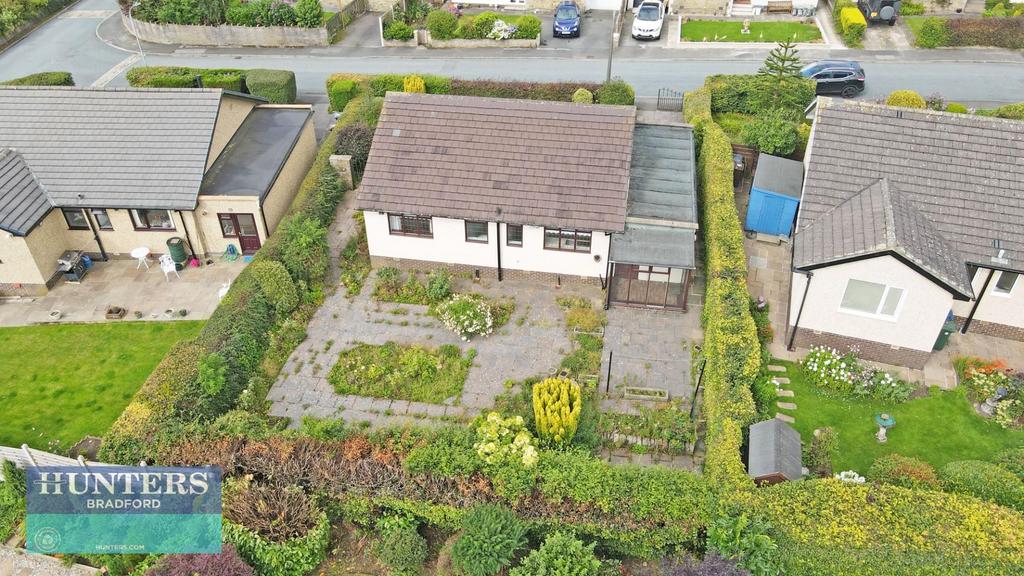 Ambler Way, Queensbury, Bradford 2 bed detached bungalow £250,000