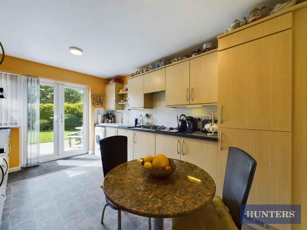 Kitchen 2.jpg