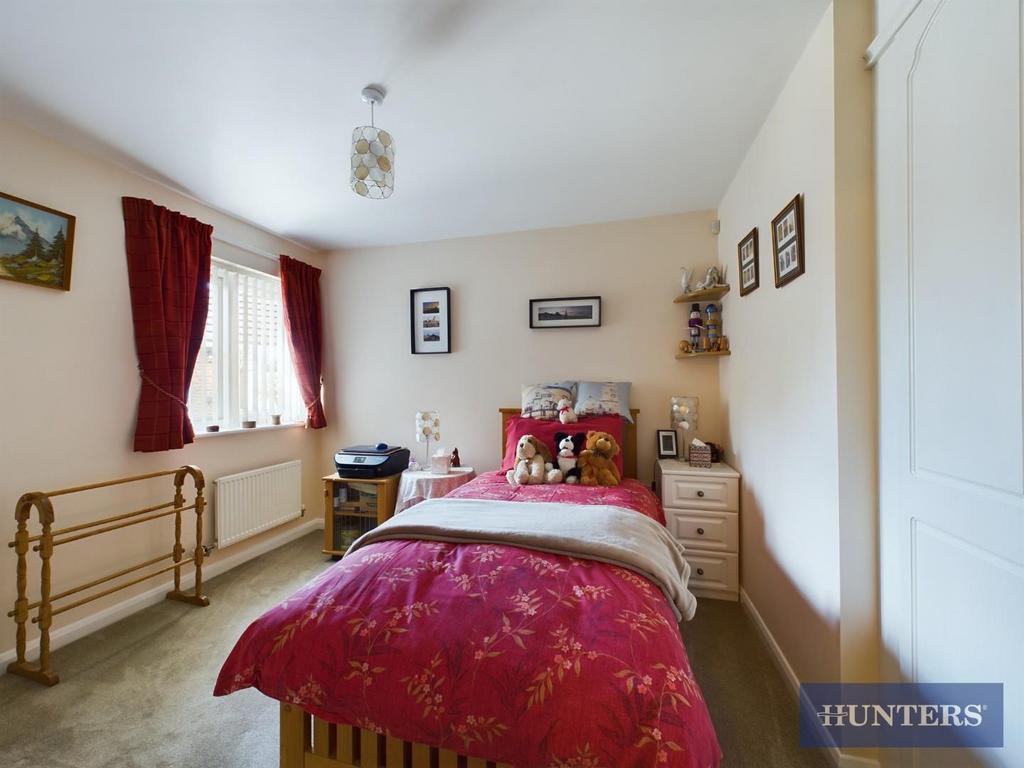 Bed 2.jpg