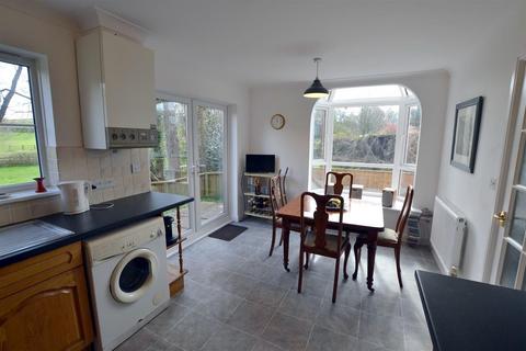 6 Black Barn Close, Kington, HR5 3FB