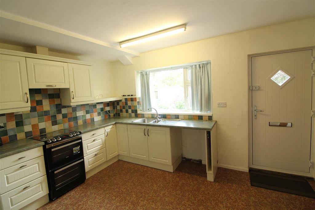 Leak Hall Lane, Denby Dale, Huddersfield 4 bed detached bungalow £