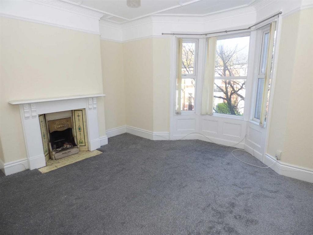Queen Alexandra Road, North Shields 2 bed apartment £550 pcm (£127 pw)