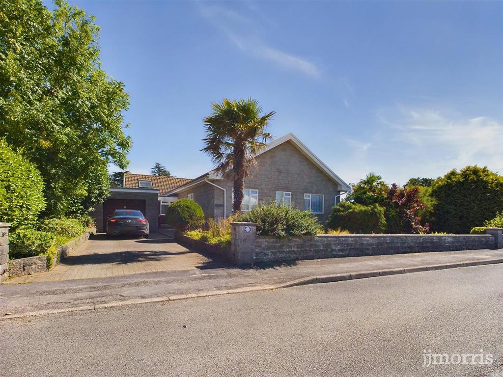 Charles Road, Pembroke 5 bed detached bungalow for sale £330,000