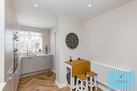 4 bedroom semi-detached house for sale - West Way, Hove, BN3