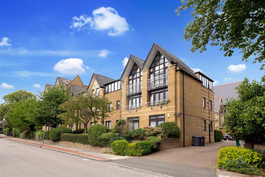 Sandringham Gardens, North Finchley 2 bed retirement property for sale