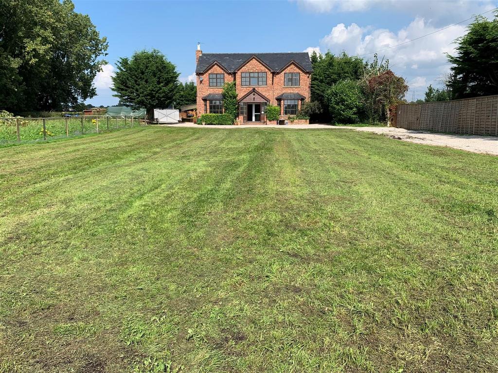 Jacksmere Lane, Southport PR8 5 bed detached house for sale £599,000