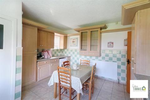 2 bedroom detached bungalow for sale - Clewlows Bank, Bagnall, Stoke-On-Trent