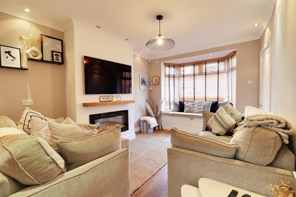 Grove Hill, Hessle 3 bed end of terrace house for sale £199,950