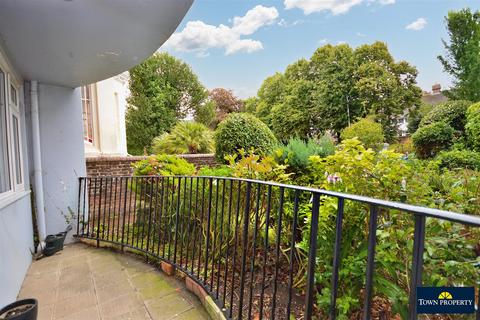 3 bedroom flat for sale, Trinity Trees, Eastbourne