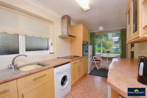 3 bedroom flat for sale, Trinity Trees, Eastbourne