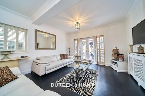 31 Ardleigh Green Road, Hornchurch, RM11 2JZ