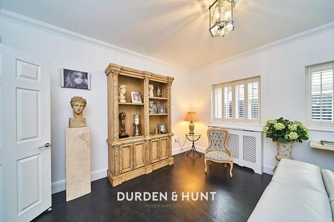 31 Ardleigh Green Road, Hornchurch, RM11 2JZ
