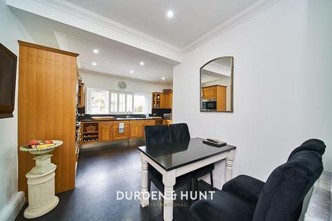 31 Ardleigh Green Road, Hornchurch, RM11 2JZ