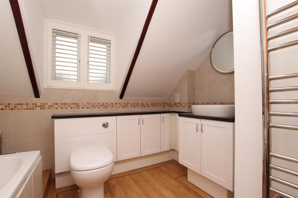 Bathroom.JPG