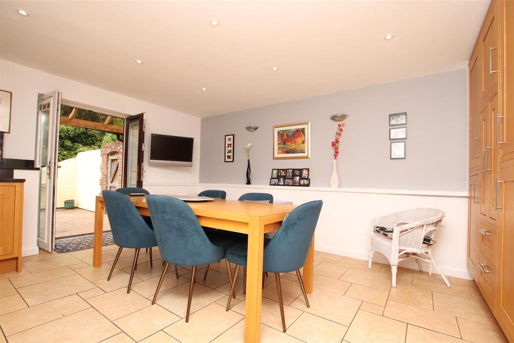 Dining Room.JPG