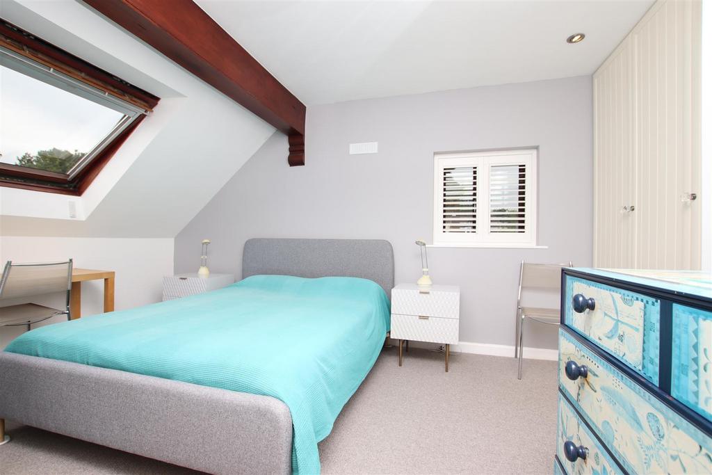 Bedroom 1.JPG