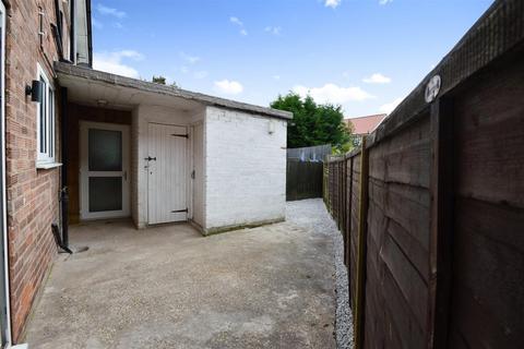 12 Dawnay Drive, Anlaby, Hull, HU10 6TD