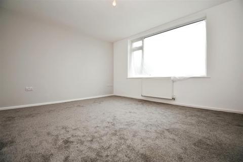 12 Dawnay Drive, Anlaby, Hull, HU10 6TD