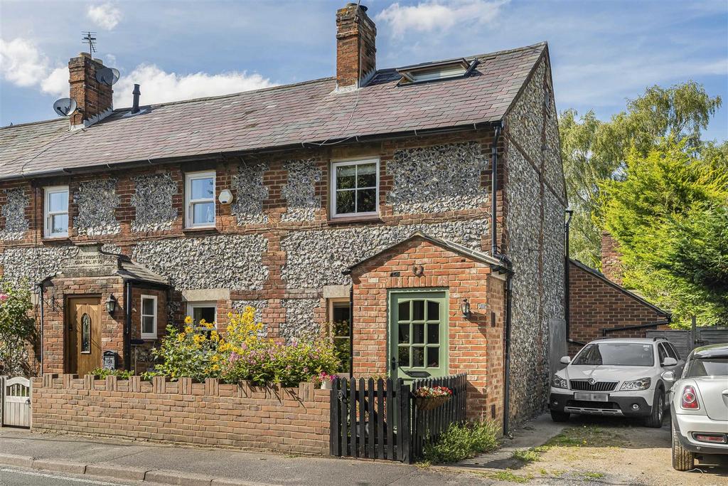 Kingston Blount 2 bed semidetached house for sale £425,000