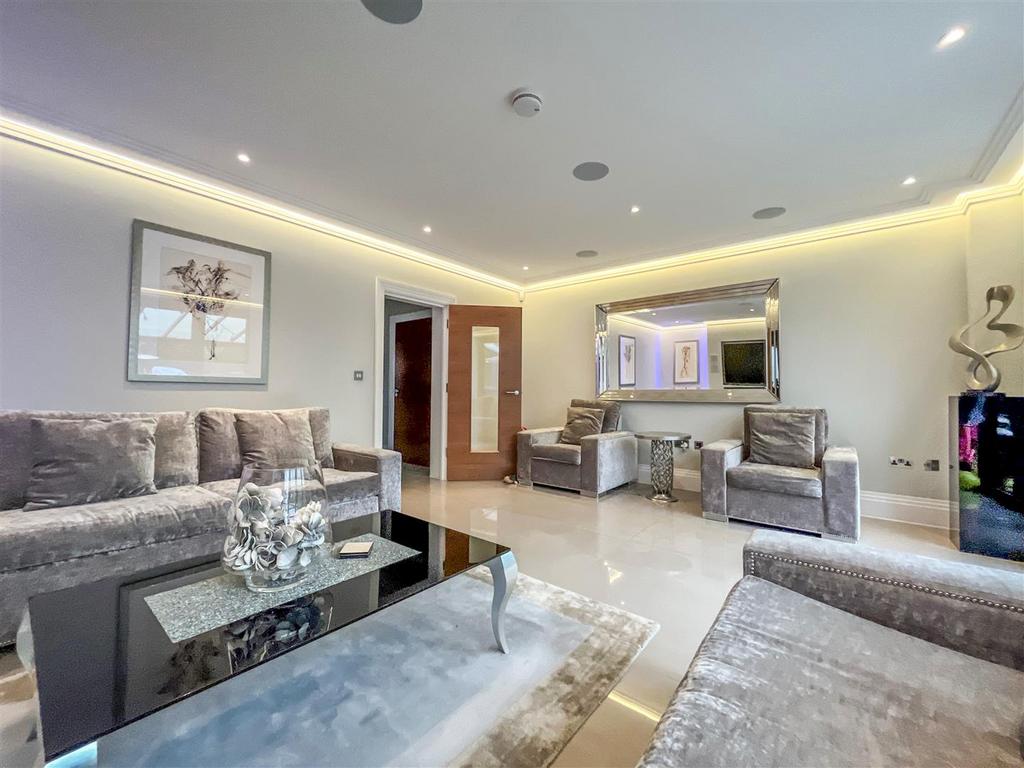 Lounge 2.jpg