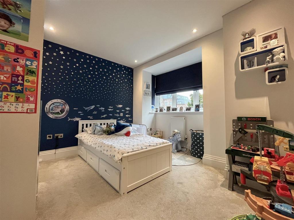 Bed 4.jpg