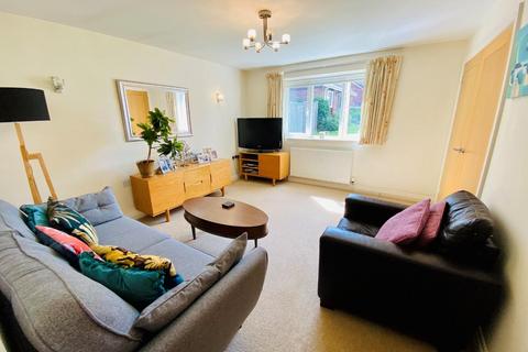 12 Tithe Barn Close, Hampton Magna, Warwick, CV35 8RU