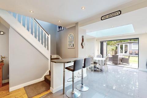 119 Valence Wood Road, Dagenham, RM8 3AP
