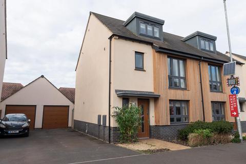 16 Alexander Road, Frenchay, Bristol, BS16 1UZ