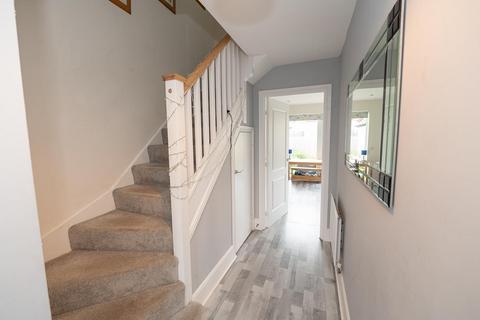 16 Alexander Road, Frenchay, Bristol, BS16 1UZ