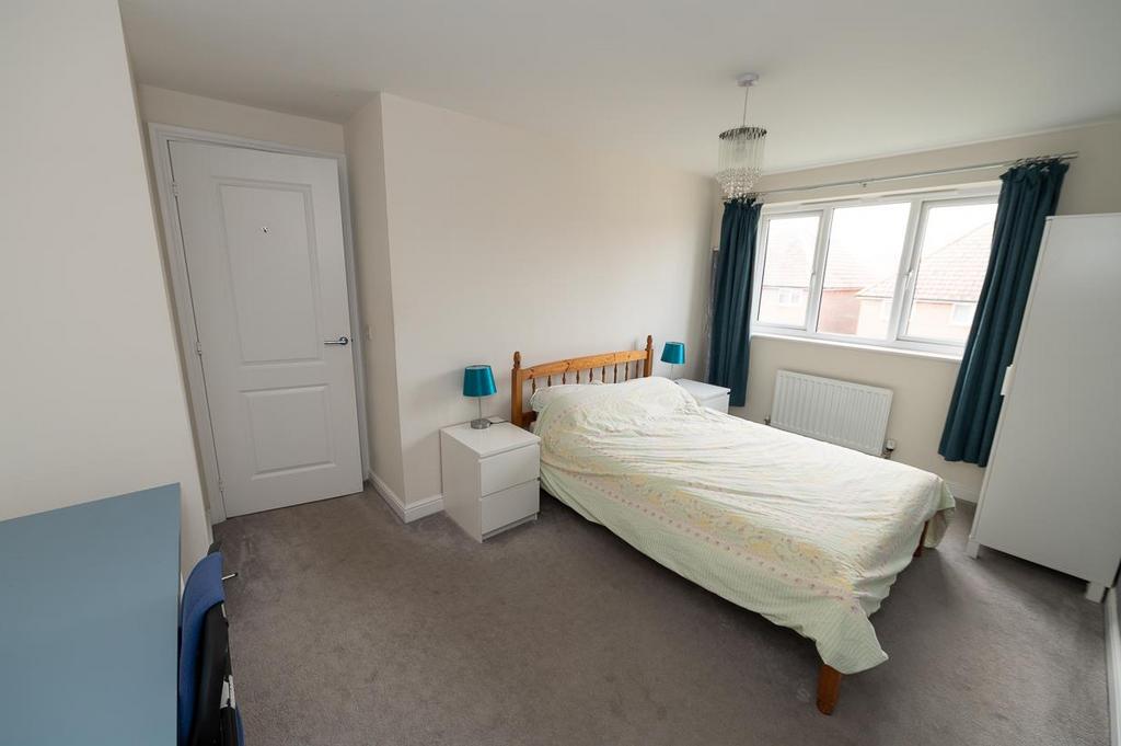 Bedroom two pic 2.jpg