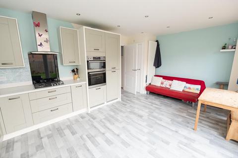 16 Alexander Road, Frenchay, Bristol, BS16 1UZ