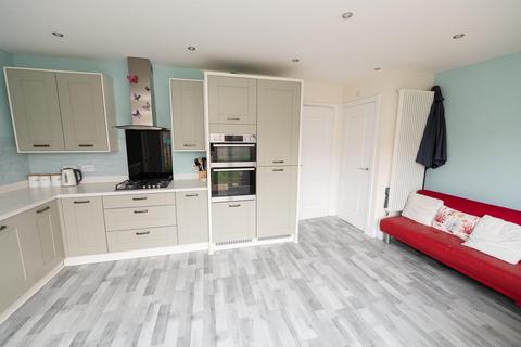 16 Alexander Road, Frenchay, Bristol, BS16 1UZ